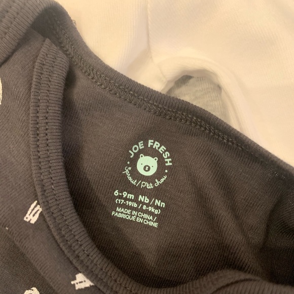 Joe Fresh 4pack long sleeve onsies size 6-9 months - Picture 4 of 4